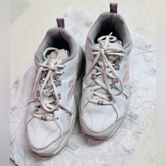 New Balance Women's 608 V5 Wide Fit Walking Shoes Size 9 - Picture 5 of 5